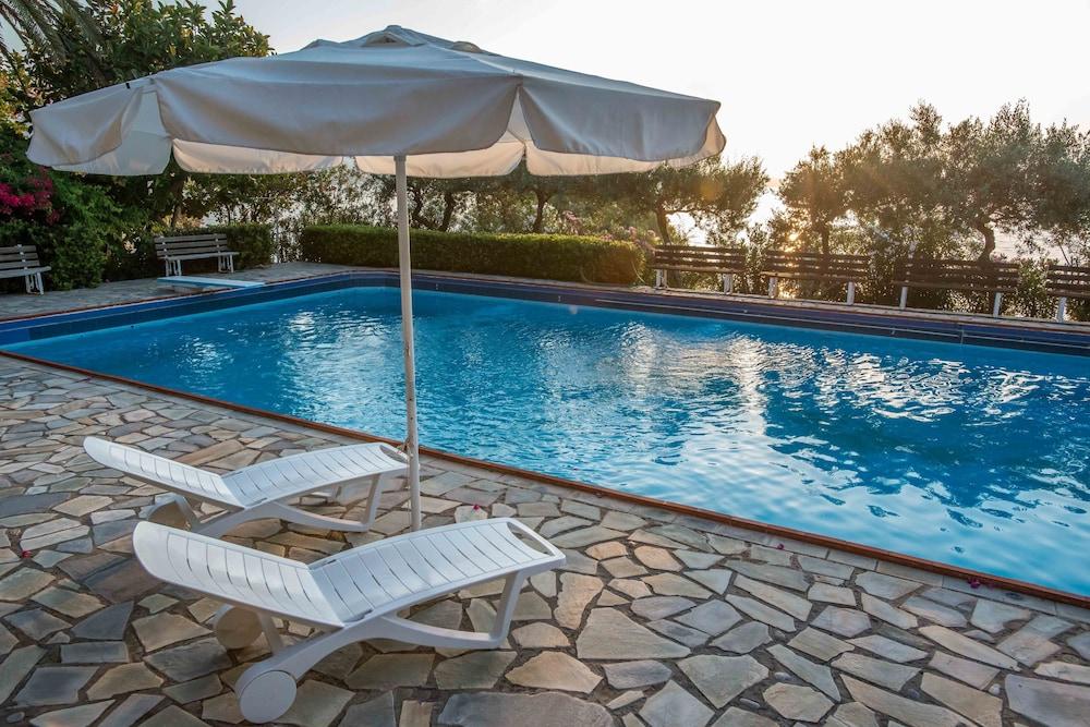 Apartmán Douka Sea Front Residencies Monemvasía Exteriér fotografie
